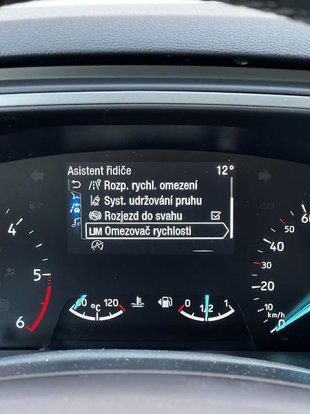 Ford Focus 1.5 EcoBlue Titanium X TZ DPH - fotka 18 z 25