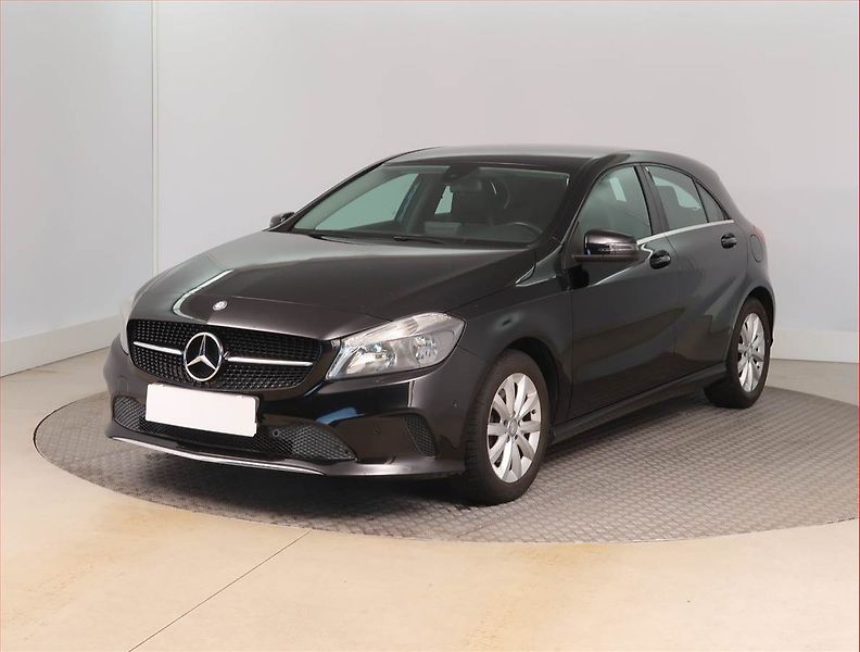 Mercedes-Benz Třídy A (2016) A 180, Serv.kniha, Kůže - fotka 2 z 15