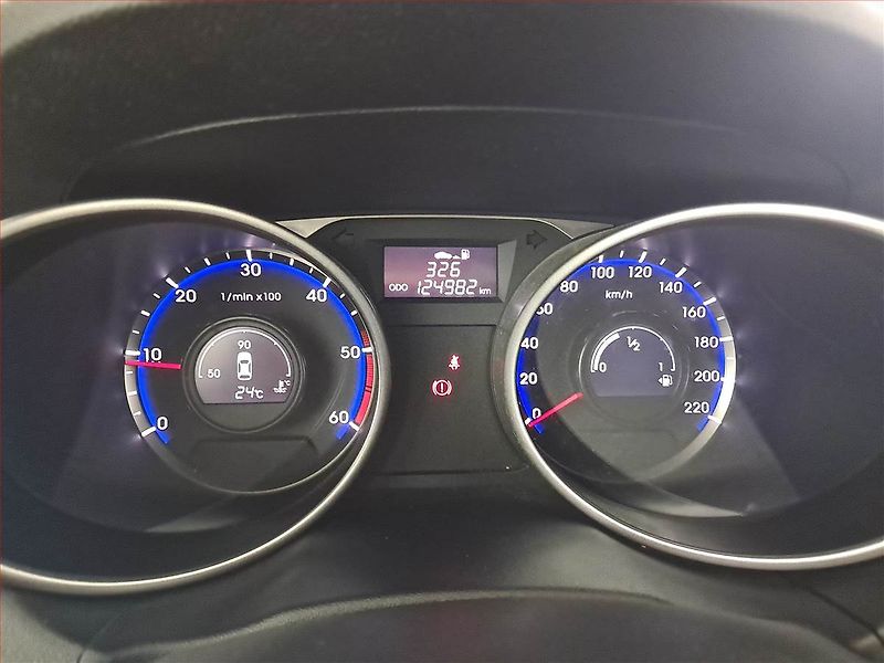 Hyundai ix35 (2015) 1.7 CRDi, ČR,1.maj, Tempomat - fotka 11 z 18
