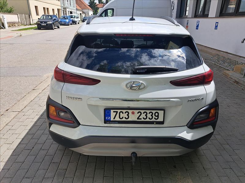 Hyundai Kona 1,0 T-GDI - fotka 8 z 56