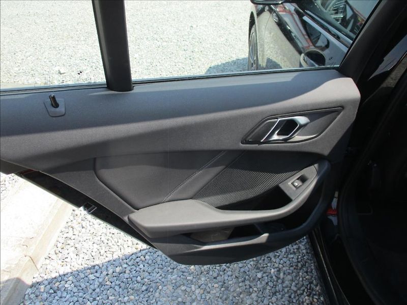 BMW Řada 1 1,5 118i,automat,servis,DPH,CZ - fotka 10 z 29