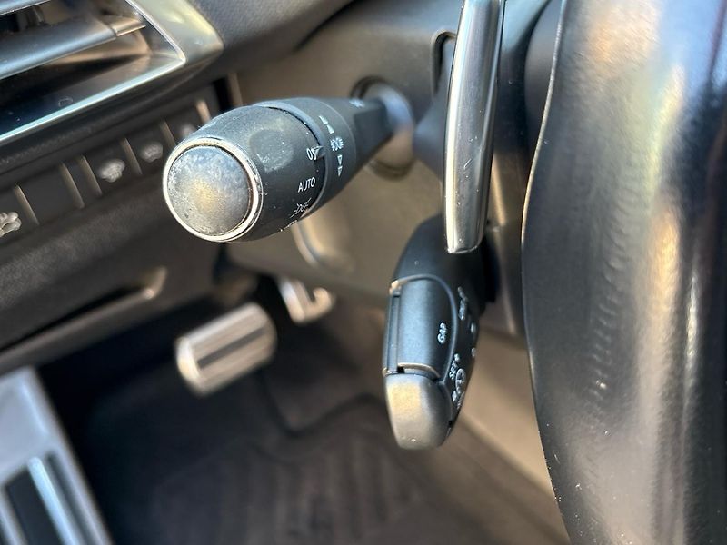 Peugeot 5008 (2018) AllurePack 1.6 THP EAT6 - fotka 37 z 57