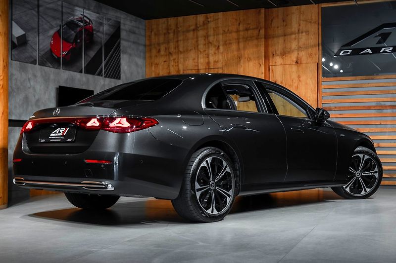 Mercedes-Benz Třídy E E - fotka 19 z 19