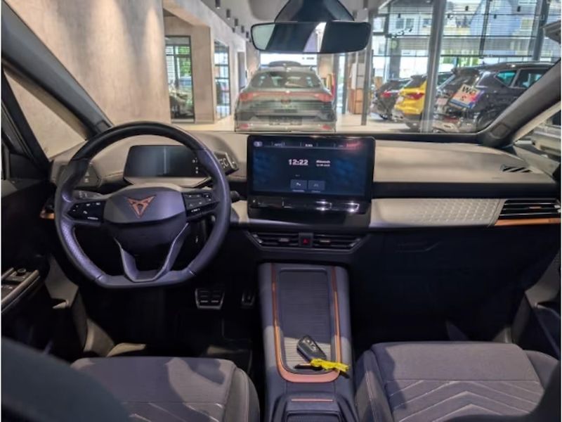 Cupra Born 150kW LED Carplay Vyhř.volant - fotka 8 z 10