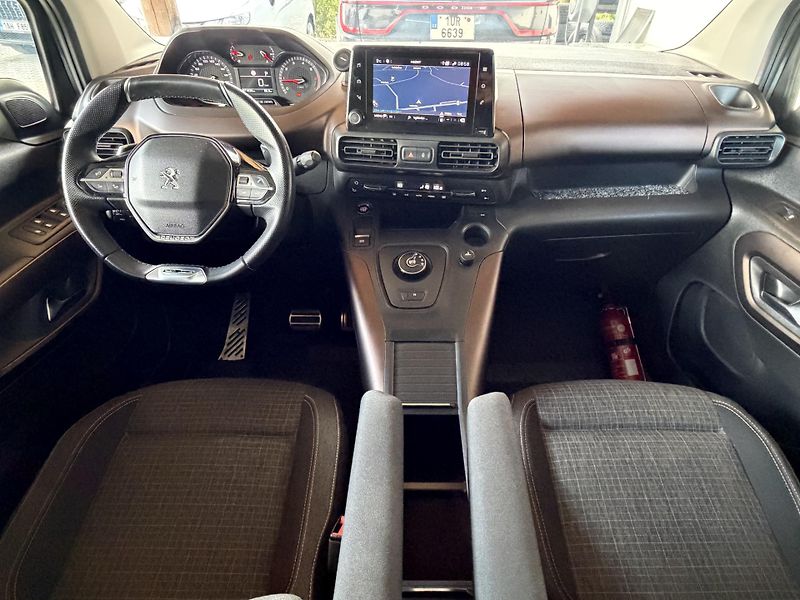 Peugeot Rifter GT LINE 1.5 BlueHDi 130 S&S EA - fotka 9 z 28