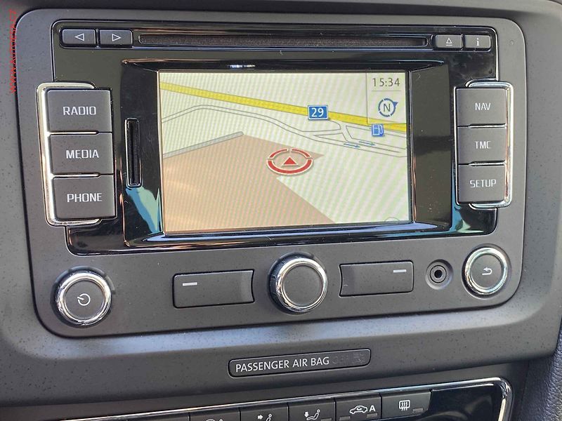 Škoda Superb (2015) 1.6 TDi, Ambition, TZ, panor - fotka 16 z 17