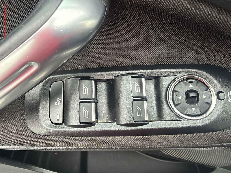 Ford Galaxy (2012) 2.2 TDCi, Titanium, xenon - fotka 11 z 16