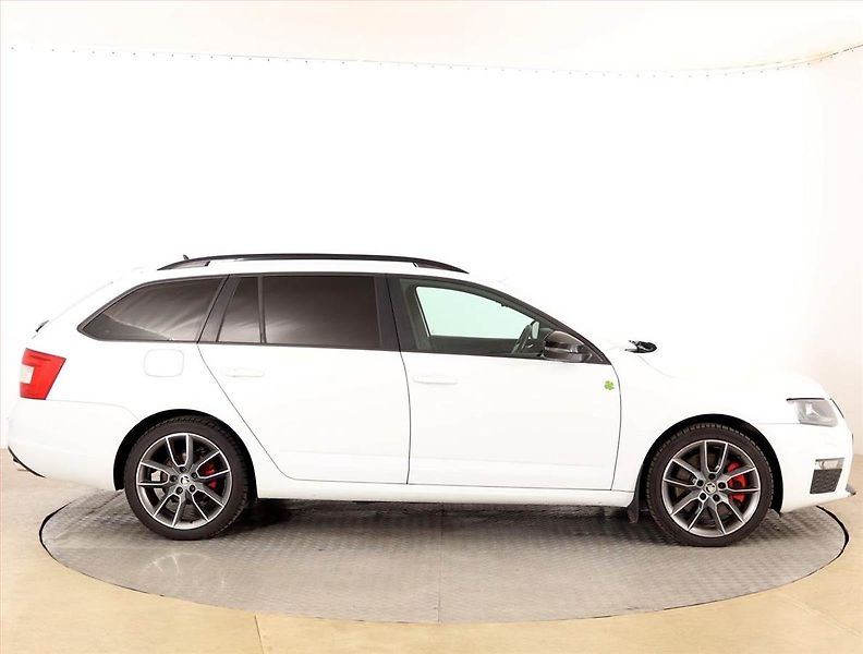 Škoda Octavia (2015) RS 2.0 TDI, Automat, Kůže - fotka 6 z 19