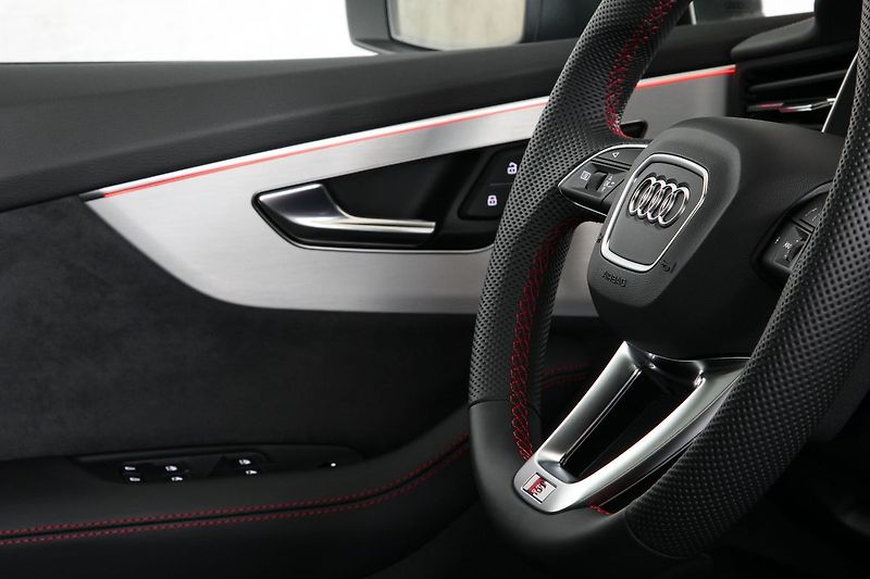 Audi Q7 3.0TDI 210kW S-line 7m ZÁRUKA - fotka 19 z 50