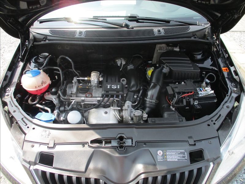 Škoda Fabia 1,2 TSI, aut. klima, servis, - fotka 23 z 32