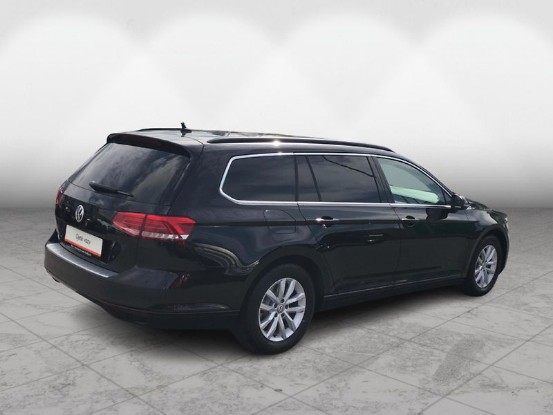 Volkswagen Passat 2.0 TDI DSG - fotka 2 z 29