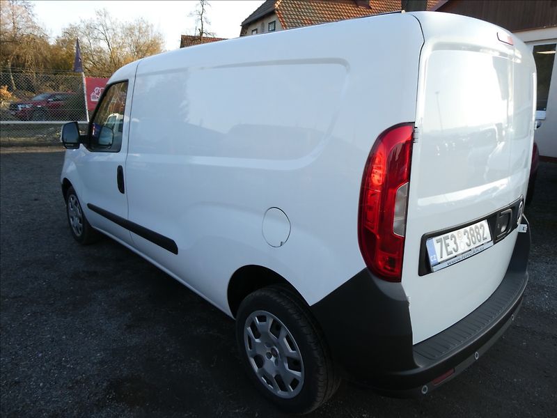 Fiat Dobló cargo 1,4 benzín/CNG SX L2H1,DPH,ČR - fotka 7 z 36