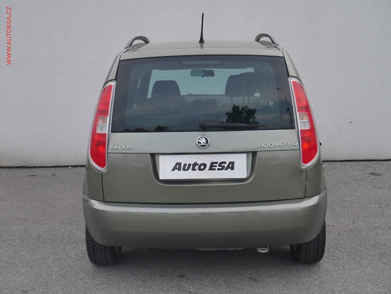 Škoda Roomster (2015) 1.2TSi, ČR, AC, výhřev sed - fotka 5 z 13