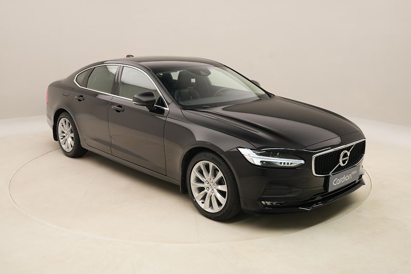 Volvo S90 D4 MOMENTUM AUT  - fotka 16 z 43
