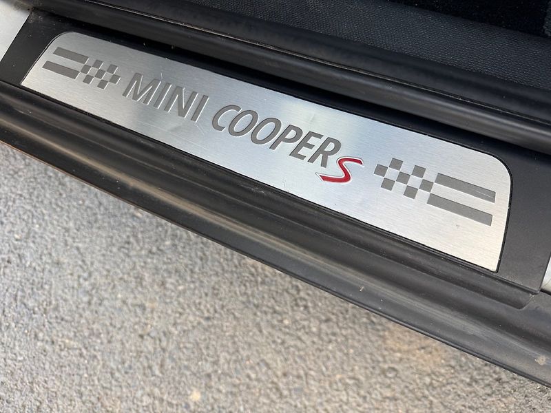 Mini Cooper (2013) 2.0 D 105kW ALL4 AUT - fotka 25 z 47