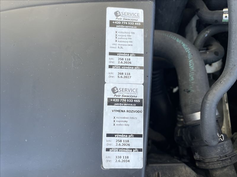 BMW X1 2,0 18d X-Drive Automat CZauto - fotka 25 z 33