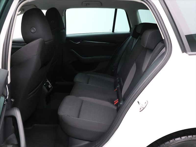Škoda Octavia 1.5 Tsi 110kw LED Tažné CZ DPH - fotka 14 z 31