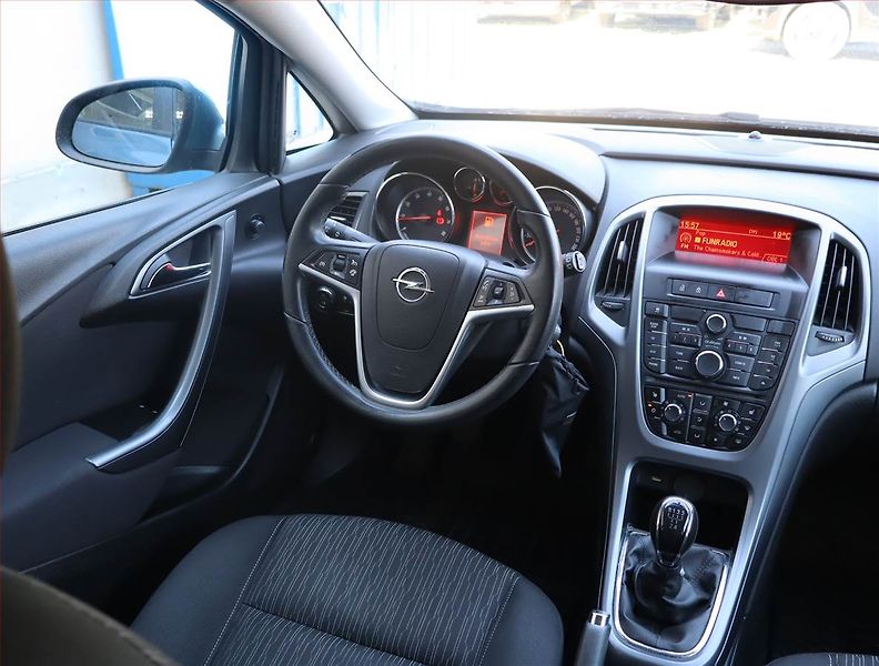 Opel Astra (2014) 1.4 16V, Serv.kniha, Tempomat - fotka 7 z 16