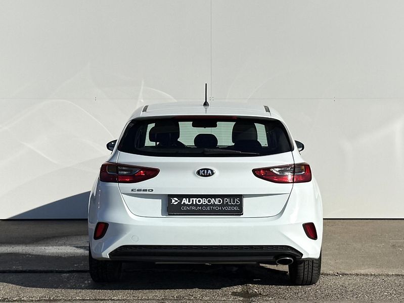 Kia Ceed 1.4 CVVT 73kW COOL - fotka 9 z 21
