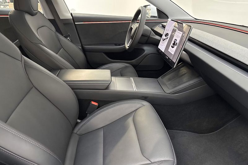 Tesla Model 3 Long Range AWD Highland Tažné - fotka 6 z 20