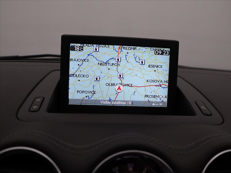 Peugeot RCZ 1,6 16V 147kW Allure Navi - fotka 19 z 32