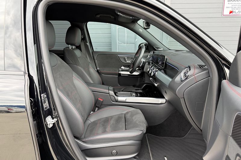 Mercedes-Benz EQB (2025) EQB 300 4Matic AMG Line - fotka 54 z 56