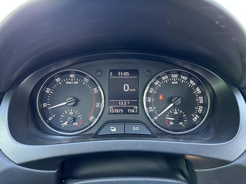 Škoda Rapid (2013) 1.2 TSi 77 KW nové rozvody - fotka 16 z 32