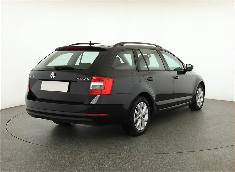 Škoda Octavia (2019) 1.6 TDI, Automat, Serv.kniha - fotka 5 z 18