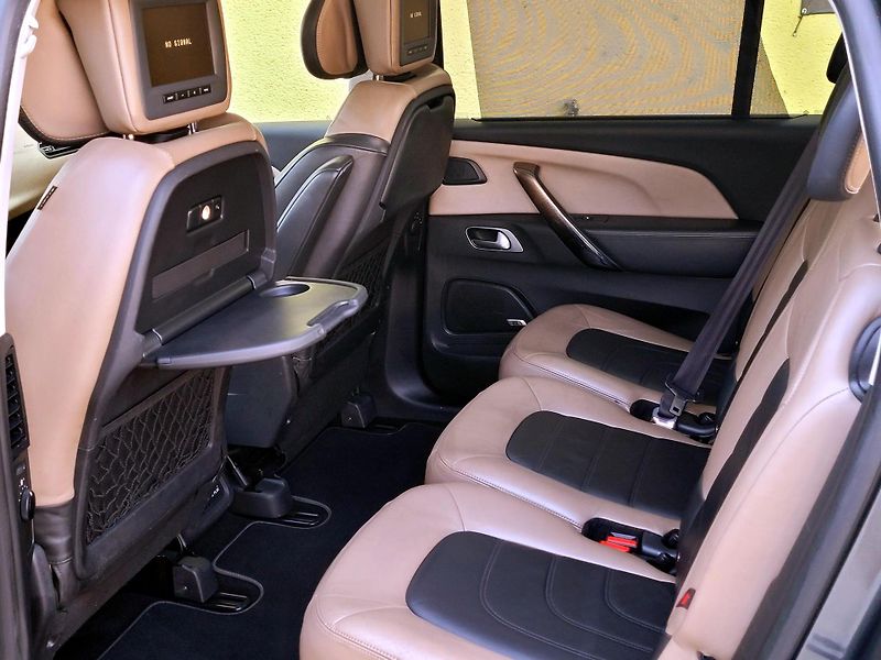 Citroën Grand C4 Picasso 2,0eHDi EXCLUSIVE, 7míst       - fotka 19 z 40
