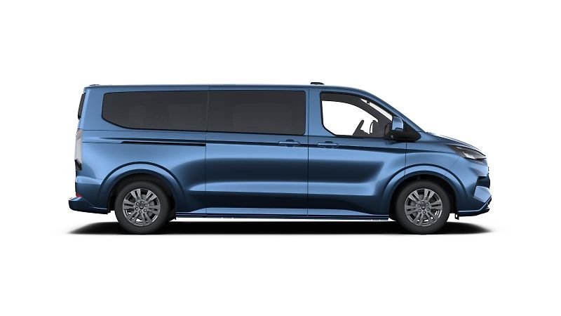 Ford Tourneo Custom (2026) L1 TITANIUM 2,0 EcoBlue 110 kW - fotka 2 z 9