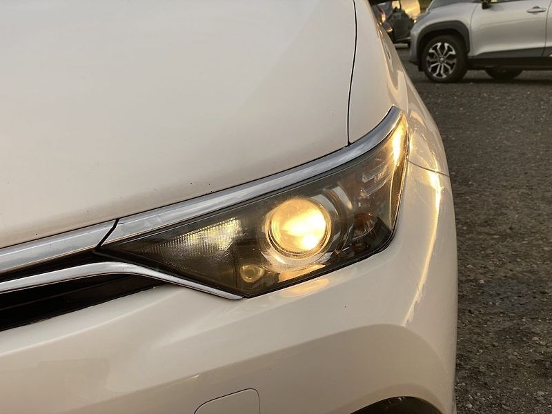 Toyota Auris 1.4D, ČR, Active, manual - fotka 7 z 29