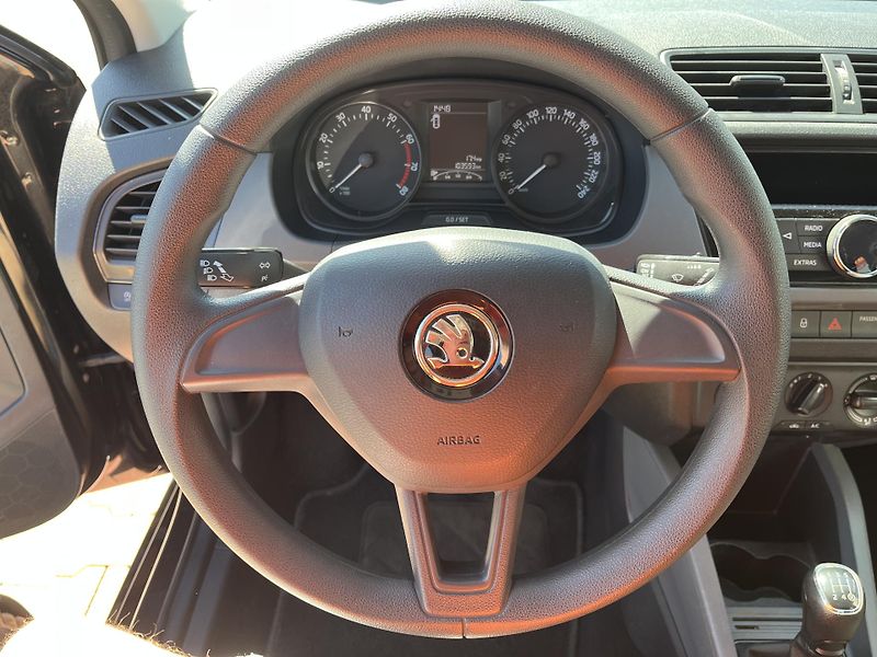 Škoda Fabia 1.0 MPi 55 kW - fotka 21 z 29