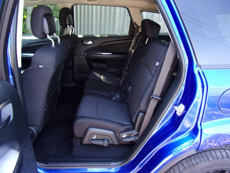 Dodge Journey (2015) 3.6L V6 208kW SXT AUTOMAT 7MÍS - fotka 15 z 21