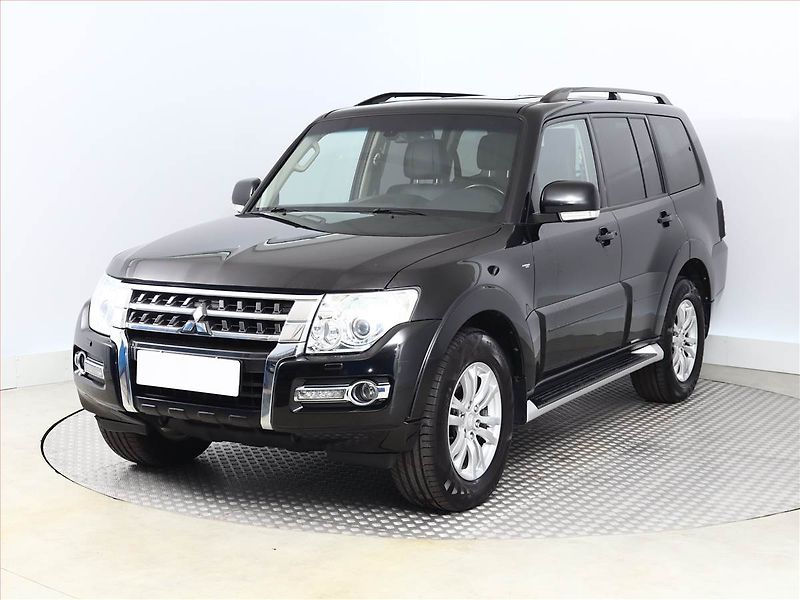 Mitsubishi Pajero (2015) 3.2 DI-D - fotka 2 z 18