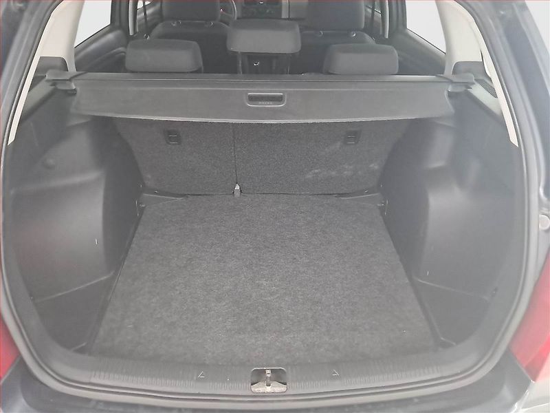 Škoda Fabia (2011) Ambiente 1.2 TSI - fotka 13 z 14