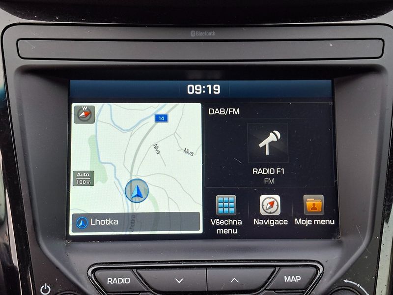 Hyundai i40 (2018) SW 1.7CRDi 104kW -ČR-KAMERA - fotka 15 z 38
