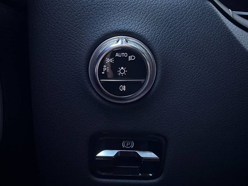 Mercedes-Benz GLC (2025) AMG 43 4MATIC - fotka 16 z 29