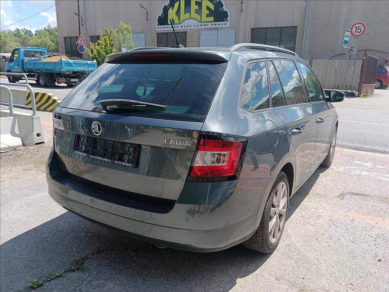 Škoda Fabia 1,2 TSi DSG  Joy - fotka 12 z 24