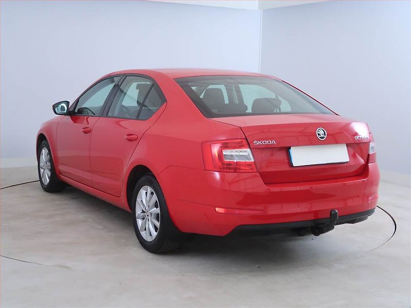 Škoda Octavia (2015) Ambition 1.6 TDI, Serv.kniha - fotka 4 z 12