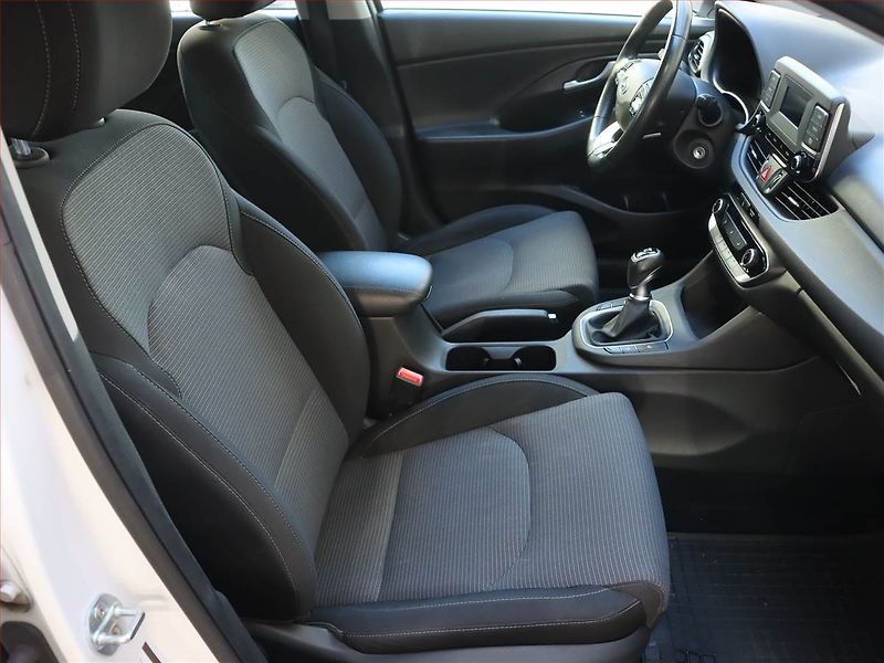 Hyundai i30 (2020) Comfort 1.5 DPI, Serv.kniha - fotka 9 z 18