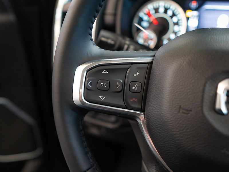 Dodge RAM (2025) 5.7 V8 Laramie Sport 6 LIFT - fotka 23 z 42