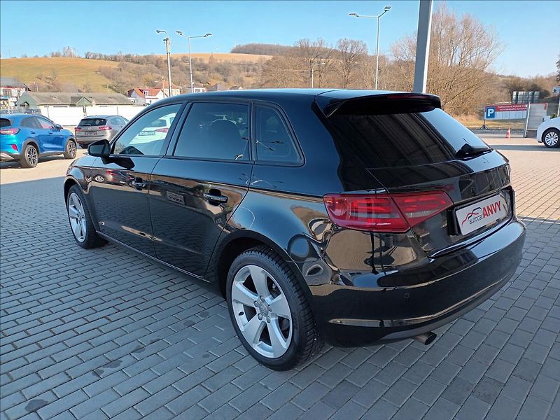 Audi A3 1,2 TFSI,77KW,KLIMA,PARKING - fotka 7 z 35