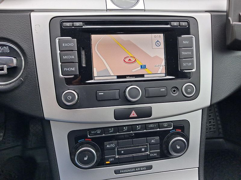 Volkswagen Passat (2011) 1,4TSi NAVI VYHŘ.SED, 2x KOLA - fotka 26 z 38