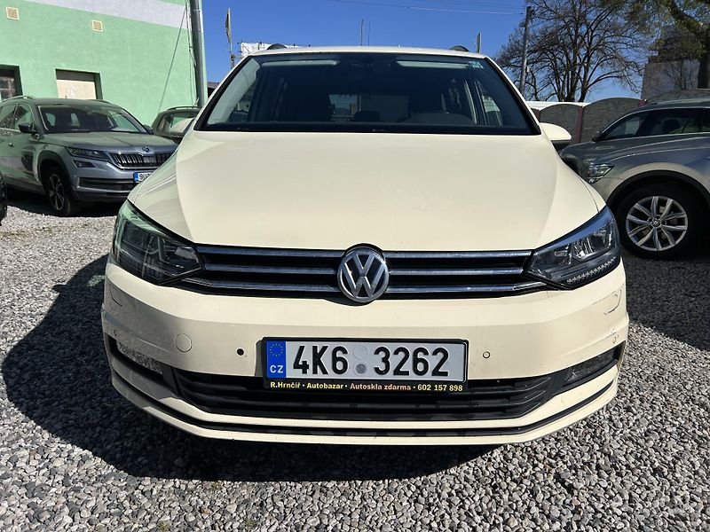 Volkswagen Touran (2016) 2.0 TDi 110 kw - fotka 3 z 20