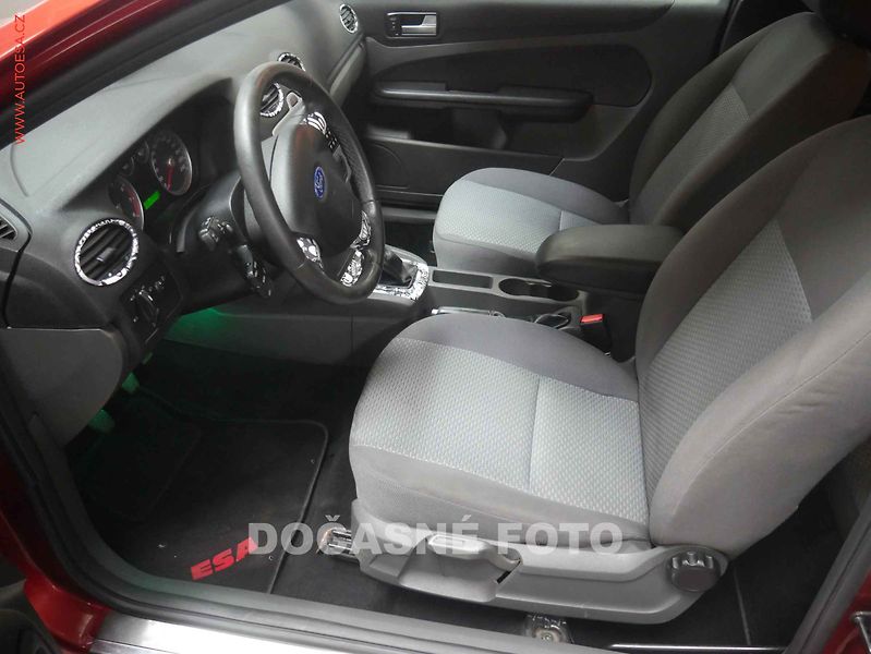 Ford Focus (2007) 1.6i, 2.maj,ČR, AC - fotka 3 z 3