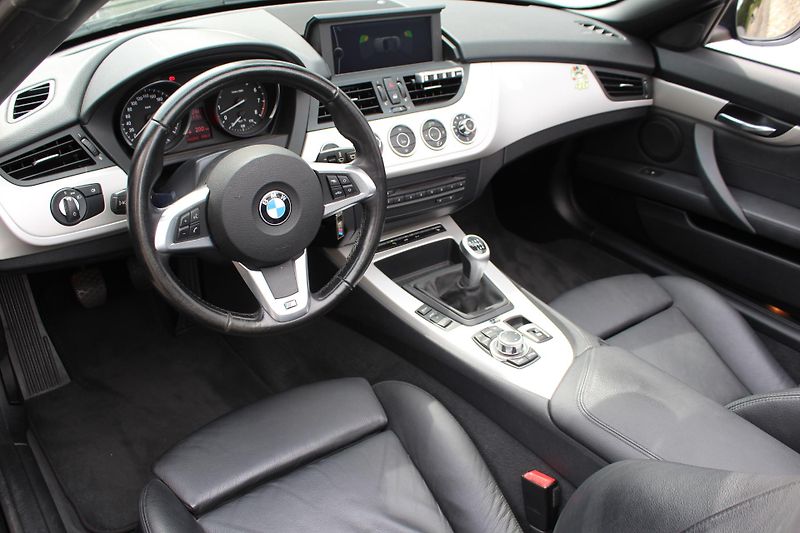 BMW Z4 sDrive23i - fotka 4 z 21