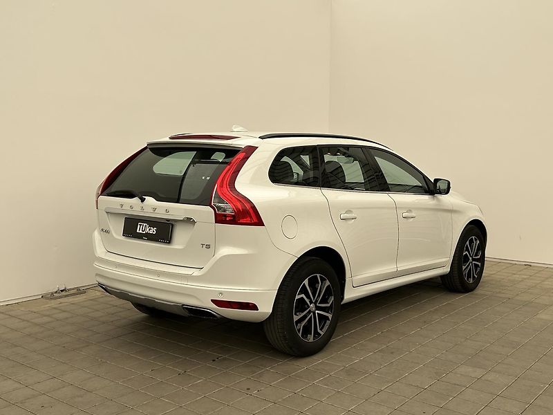 Volvo XC60 2.0 T5 Sumum - fotka 5 z 62