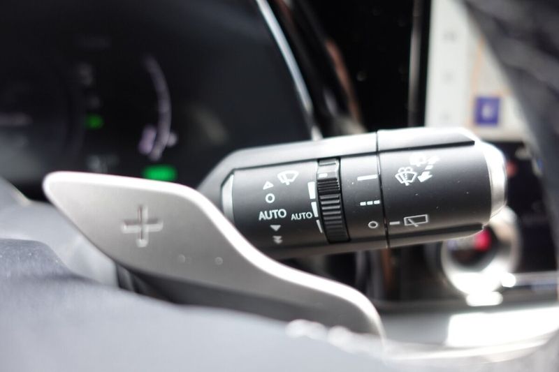 Lexus RX 500h RX500h F Sport Plus - fotka 34 z 39