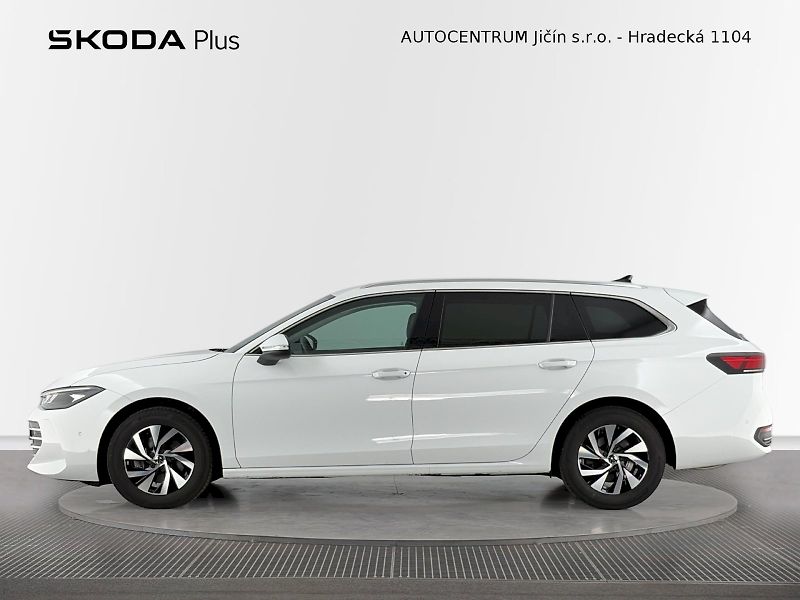 Volkswagen Passat (2024) Business 1.5 TSI 110kW DSG - fotka 3 z 35