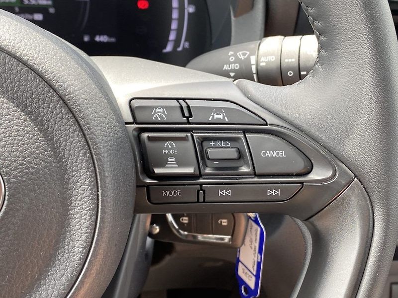 Toyota Yaris Cross 1.5HEV, ČR-1, Comfort, DPH - fotka 16 z 26